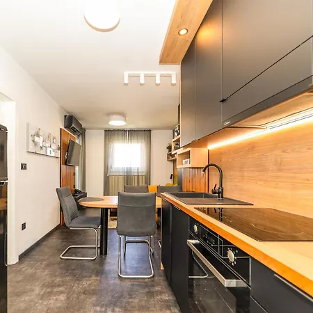 E&t Urban Luxury Apartment, Jazine Bay - *