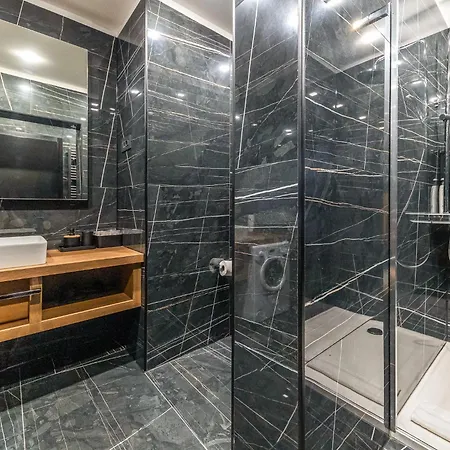 Apartament E&t Urban Luxury Apartment, Jazine Bay - *