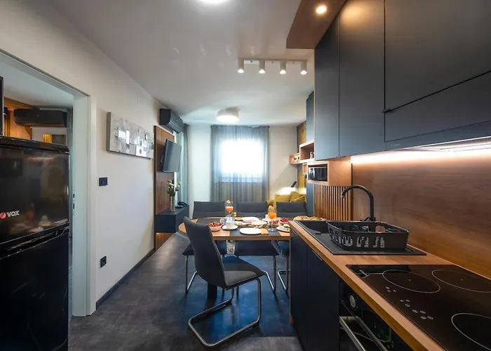 E&t - Luksuzni U Uvali Jazine, Apartament